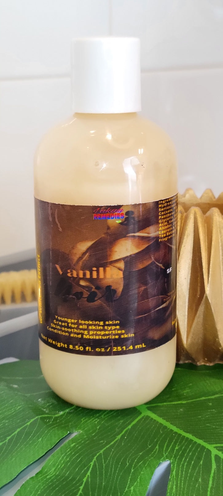 Vanilla Noir Body Wash with White Tea Extract